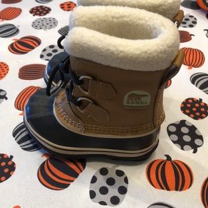 Sorel Yoot Pac toddler snow boots: Size 9